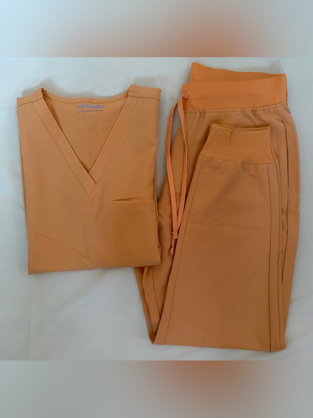 Mandala scrubs set in Honey